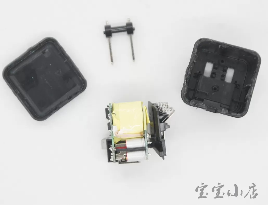 雷蛇5V 2.5A KS047844手机USB充电器 可到5V3A 移动电源充电头USB-C 充电器KS048497 Razer USB A Wall Power Adapter